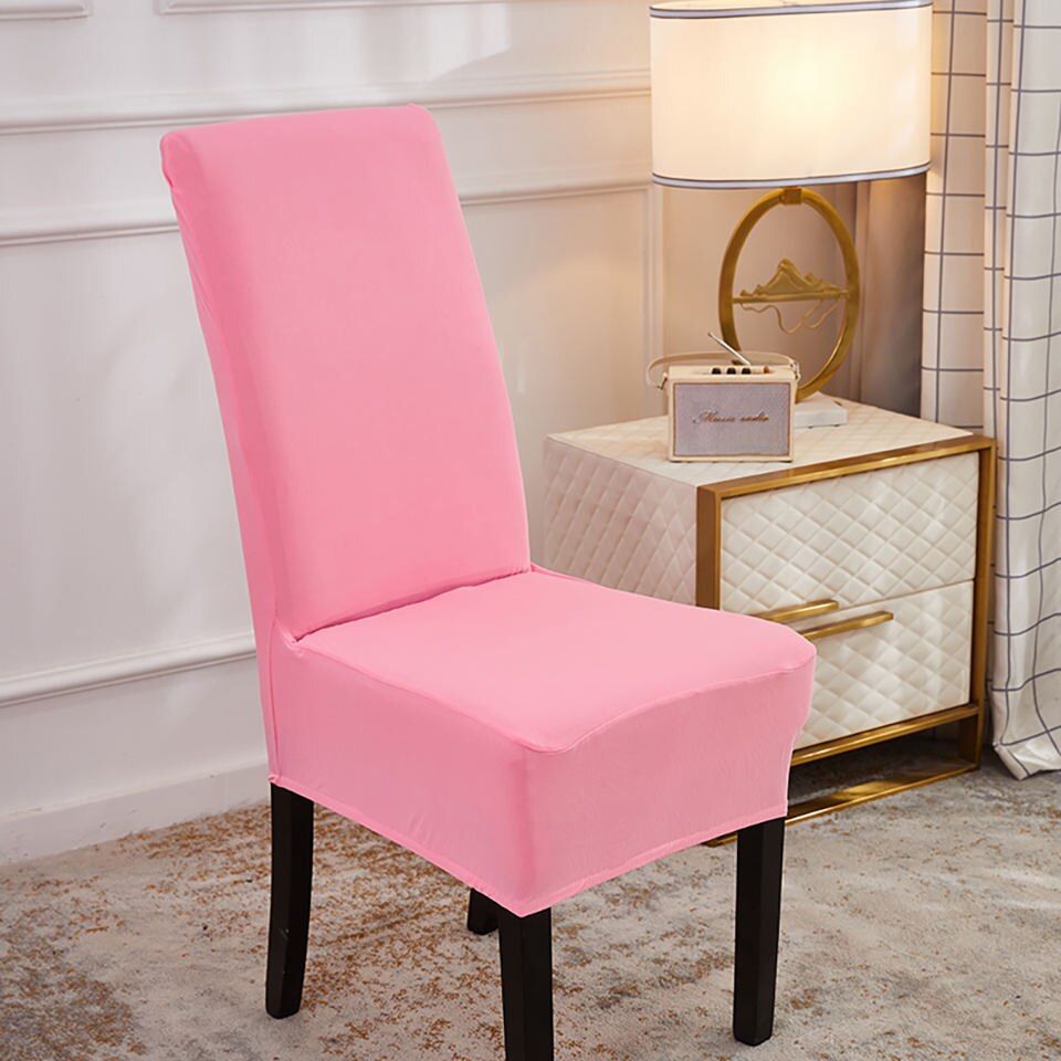 Funda el?stica rosa para silla, disponible en Blueemoonco, perfecta para renovar y proteger el mobiliario del hogar.