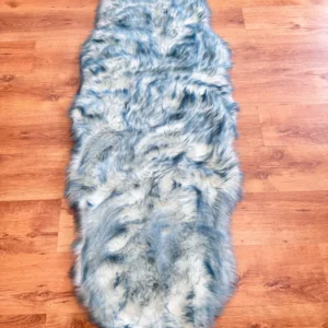 Covor pufos de blană eco Sammo alb cu albastru 60x180 cm