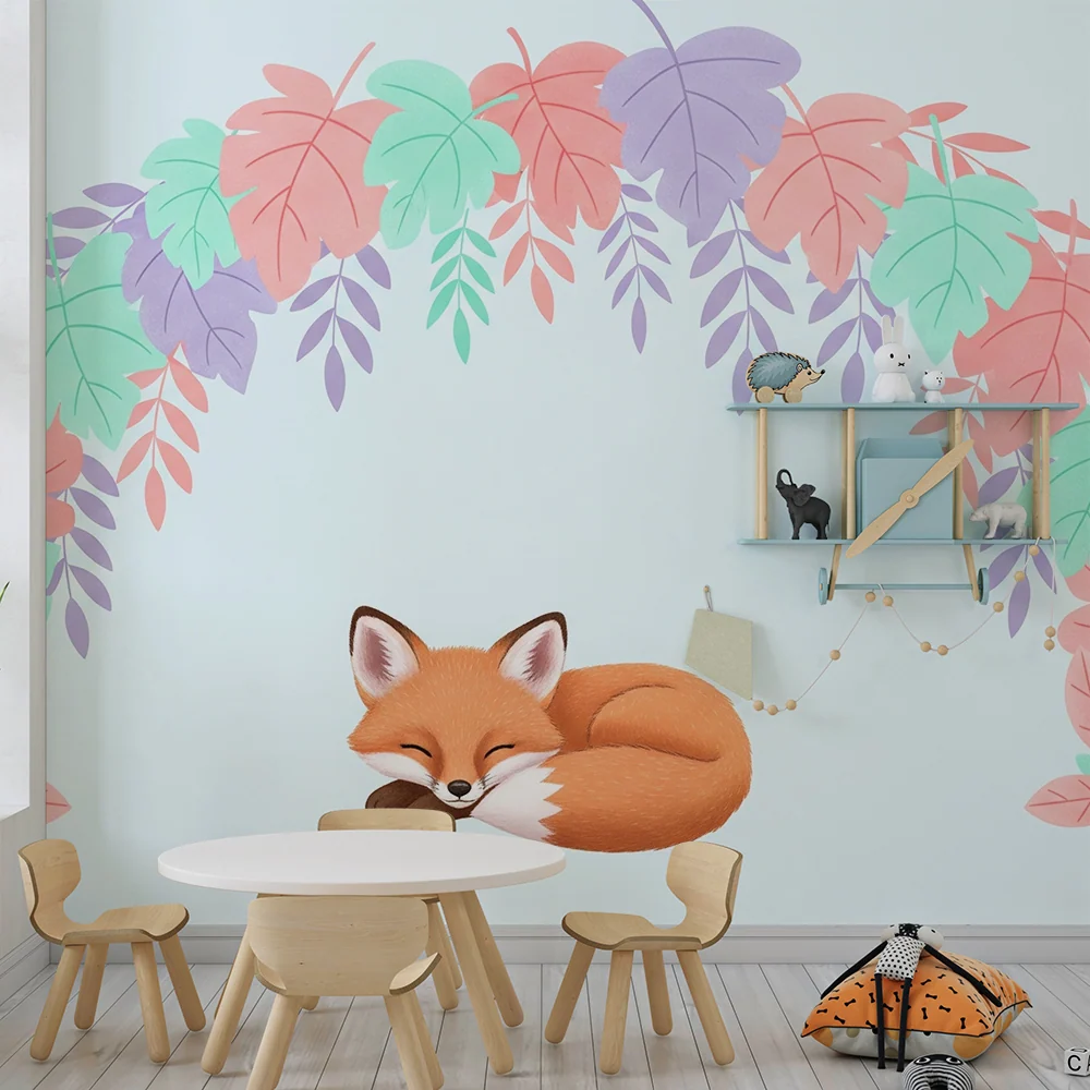 Papel de parede quarto bebê | Vulpe adormit sub un curcubeu de frunze pastelate